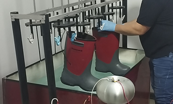 certificado de ensayos o pruebas eléctricas de botas dieléctricos o aislantes ASTM F711 (15 kV – 20 kV) y ASTM F2412 (18 kV), laboratorio acreditado por inacal Ecuador ensayos de rigidez dieléctrica