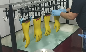 certificado de ensayos o pruebas eléctricas de guantes dieléctricos o aislantes desde clase 00 hasta clase 4 norma ASTM F496, IEC 60903 laboratorio acreditado por inacal Ecuador, ensayos de rigidez dieléctrica